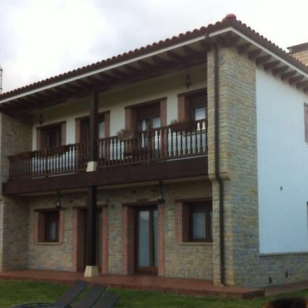 Villa Tiviti Овиедо Екстериор снимка