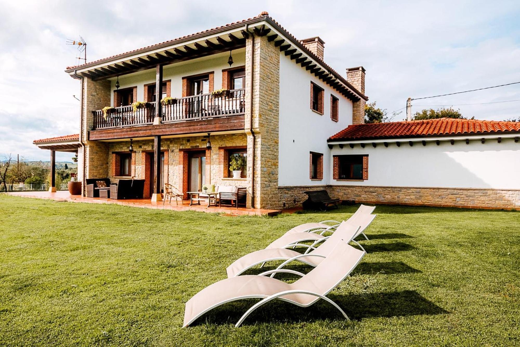 Villa Tiviti Овиедо Екстериор снимка