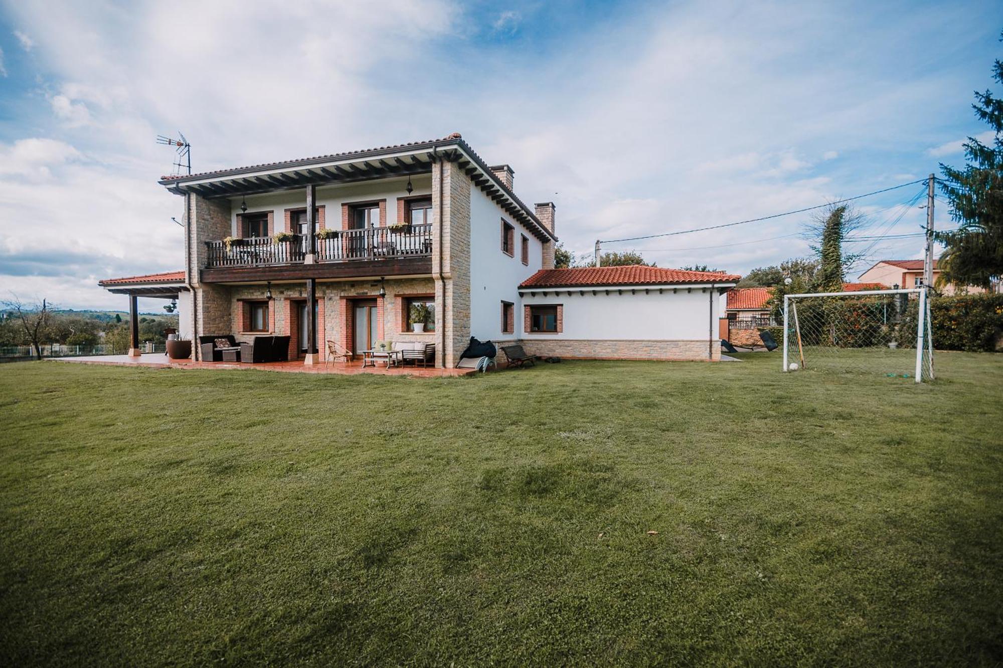 Villa Tiviti Овиедо Екстериор снимка