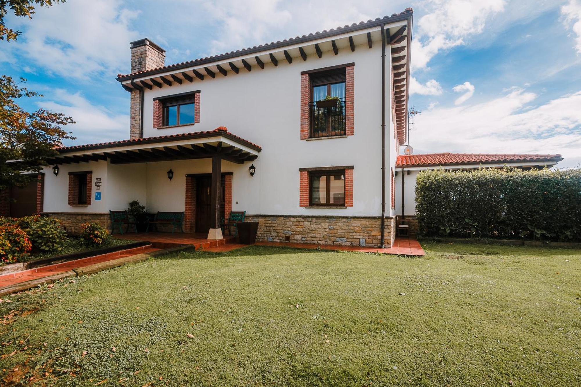 Villa Tiviti Овиедо Екстериор снимка