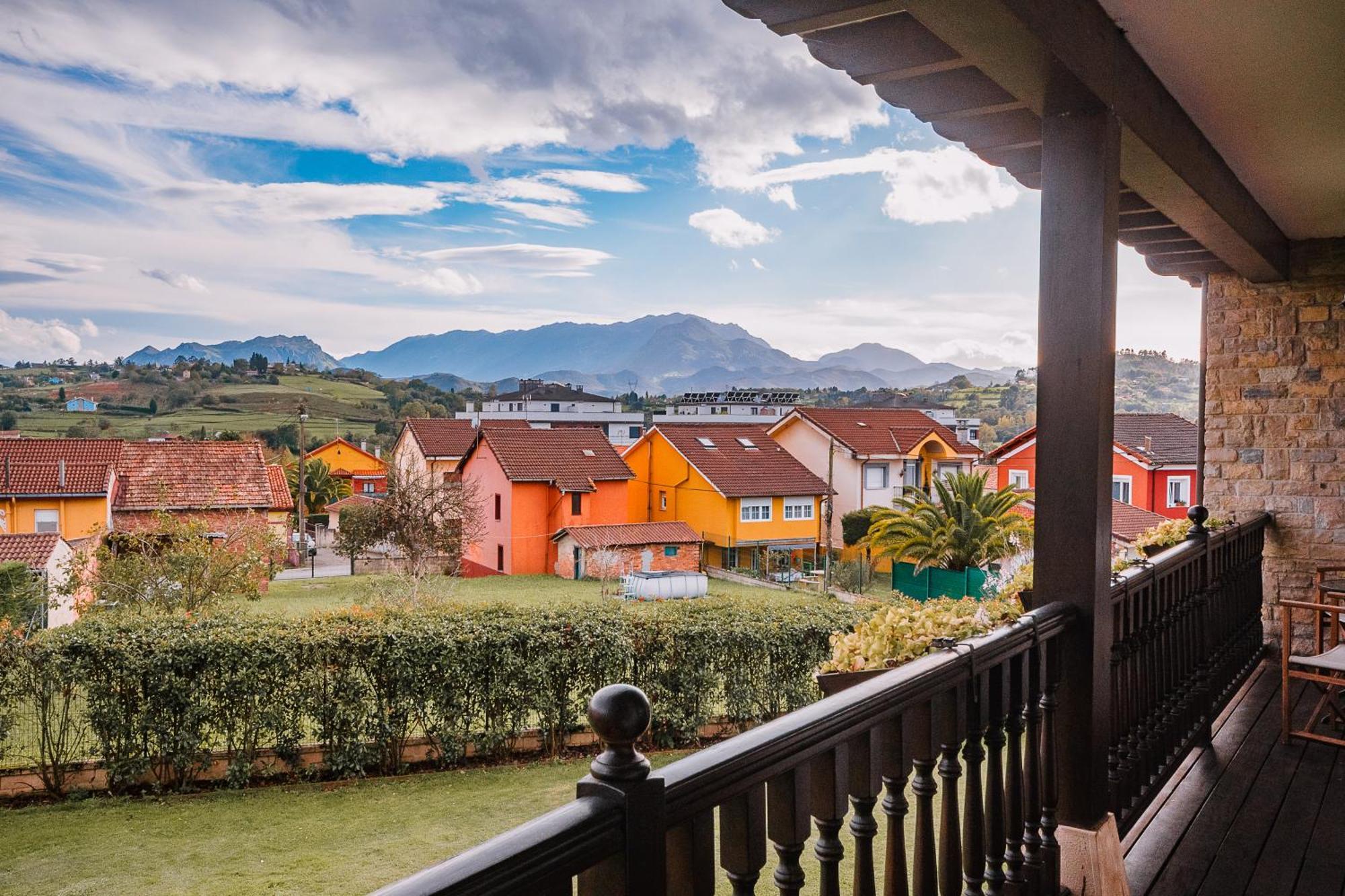 Villa Tiviti Овиедо Екстериор снимка