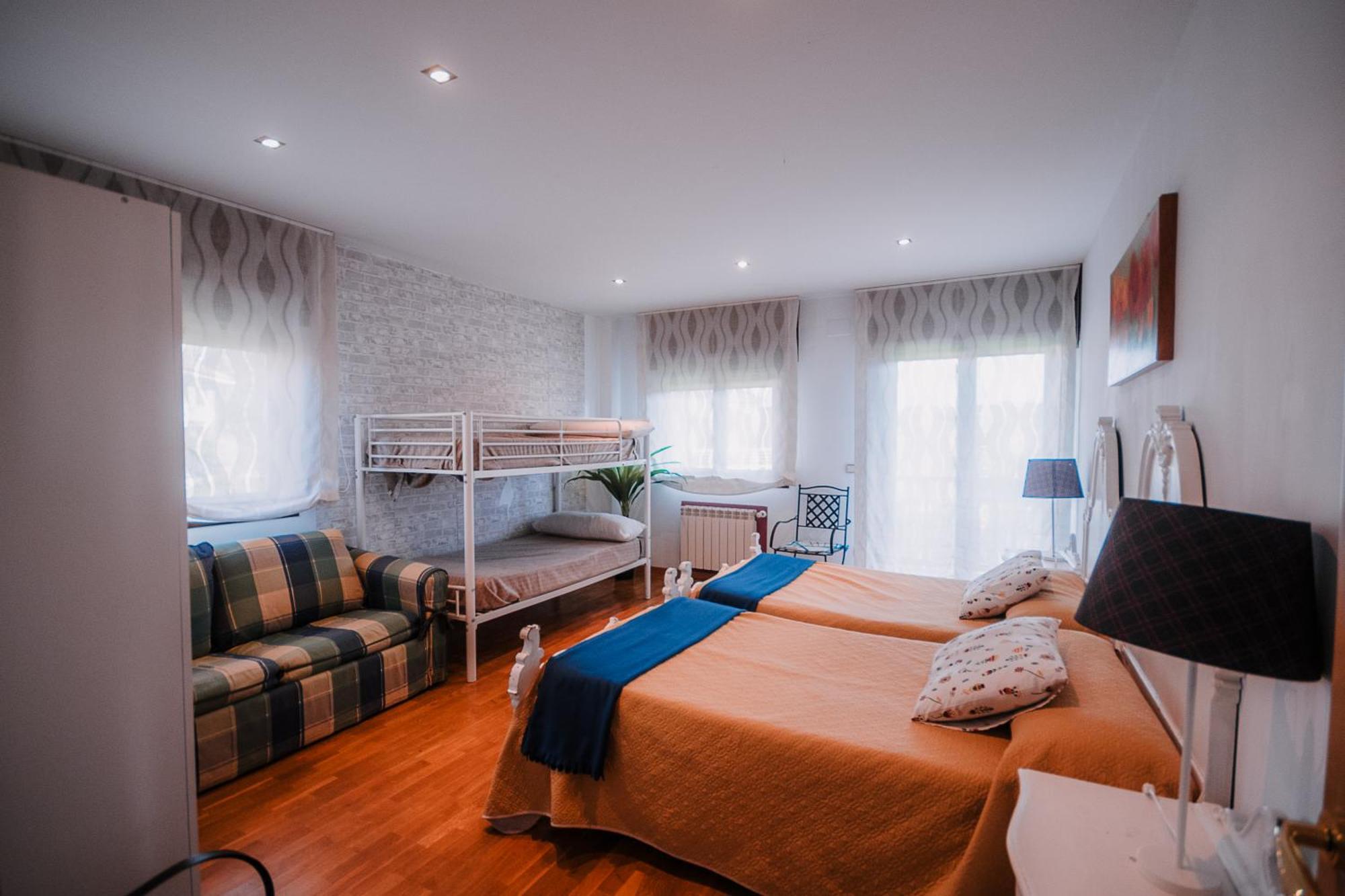 Villa Tiviti Овиедо Екстериор снимка