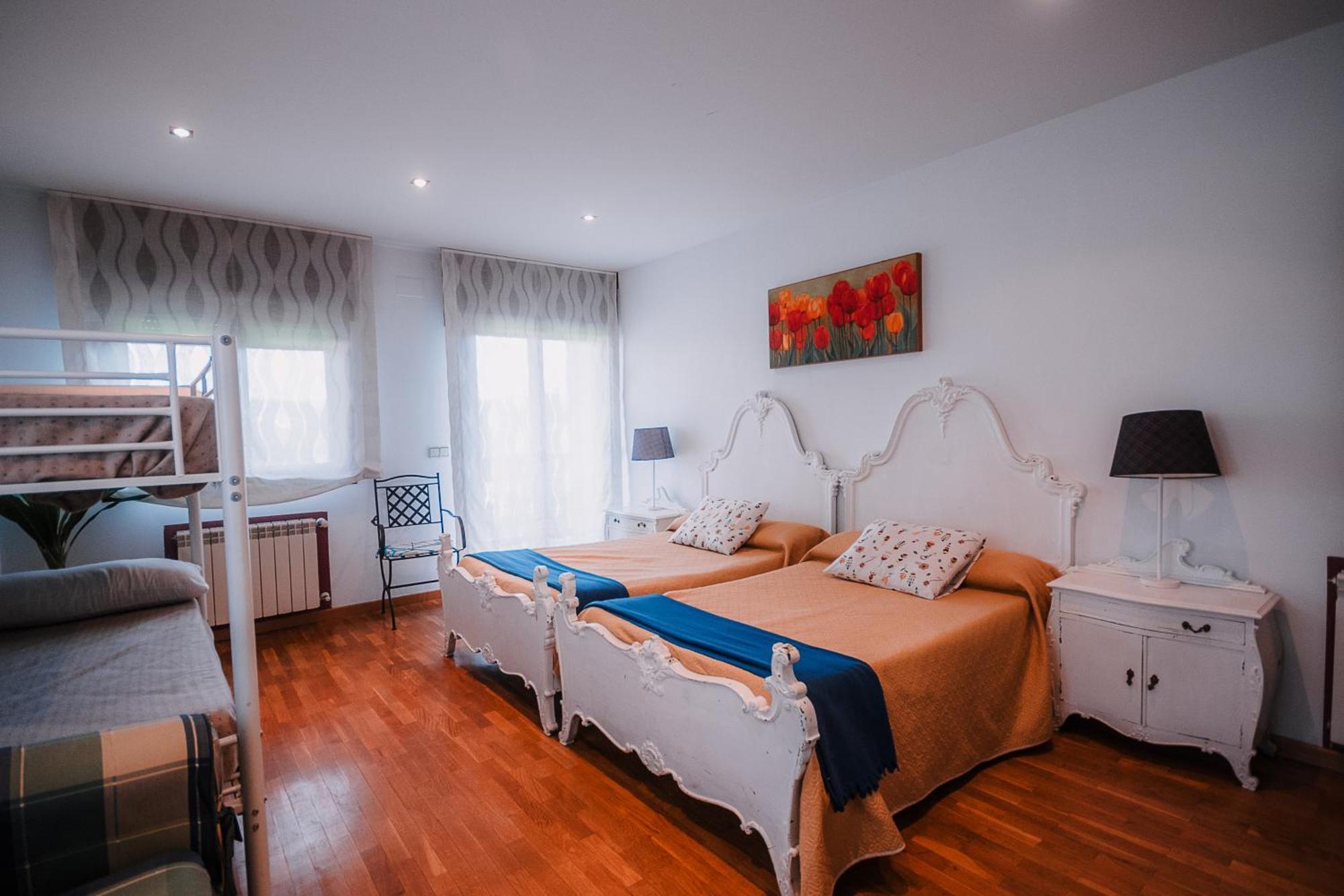 Villa Tiviti Овиедо Екстериор снимка