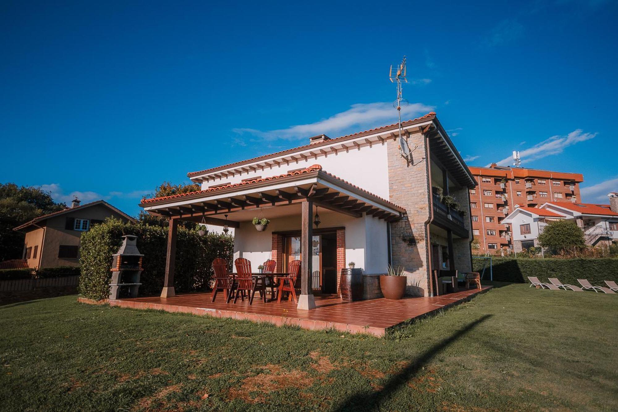 Villa Tiviti Овиедо Екстериор снимка