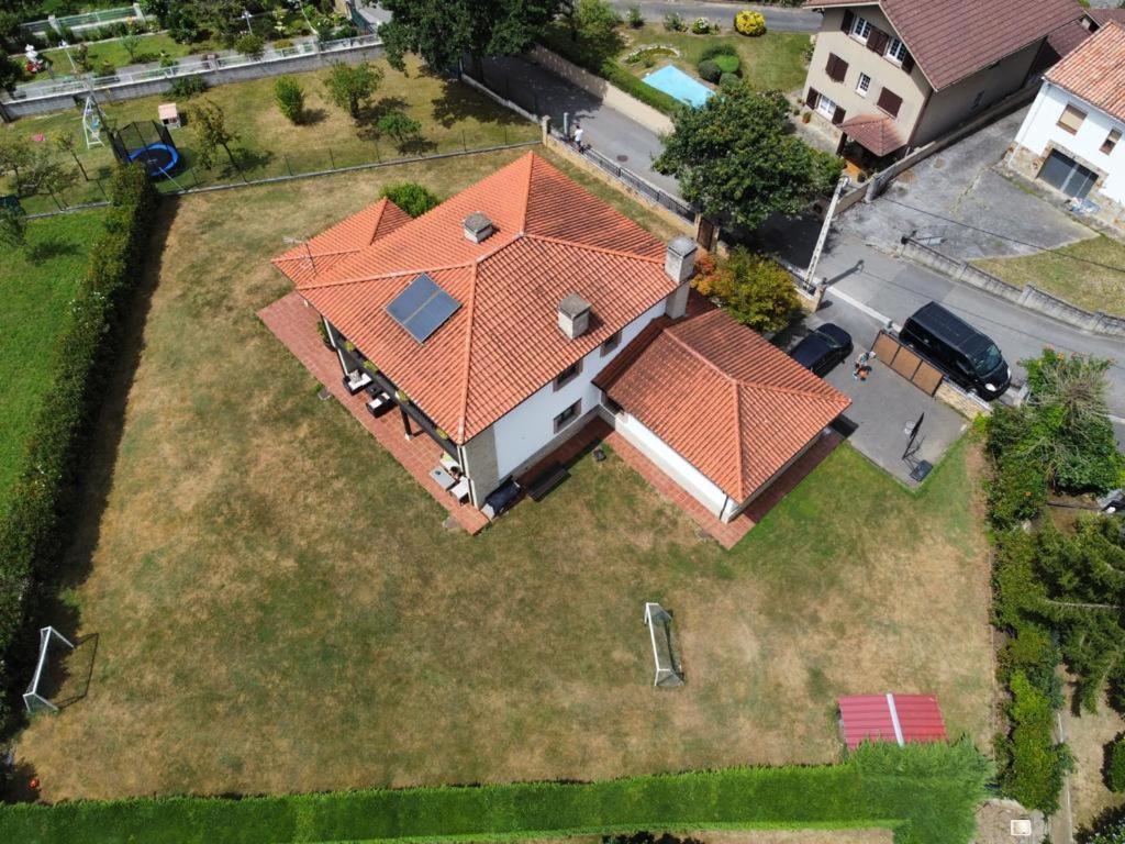 Villa Tiviti Овиедо Екстериор снимка